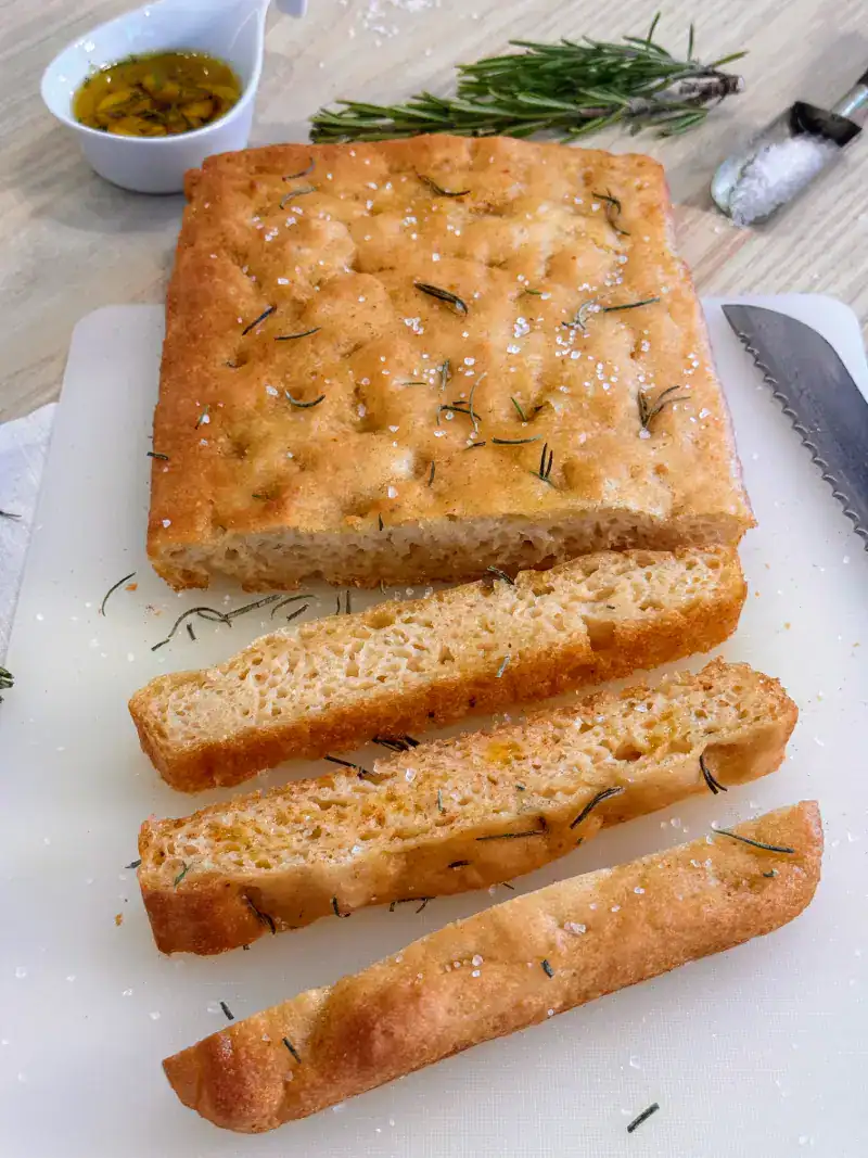 Focaccia sin gluten con romero